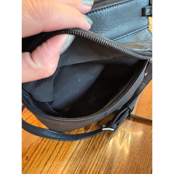 ILI New York Toronto Leather Crossbody Bag Small Black Purse Travel - Picture 3 of 4